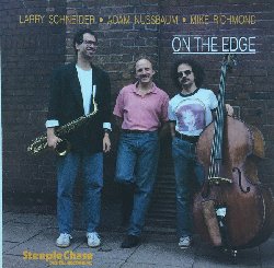 RICHMOND MIKE :  ON THE EDGE  (STEEPLECHASE)

Il bassista Mike Richmond, il sassofonista Larry Schneider ed il batterista Adam Nussbaum hanno tutti fatto parte della NDR, la storica big band della Norddeutcher Rundfunk, ma quando non erano impegnati con questa formazione amavano esibirsi in trio. Nel 1988 i tre musicisti hanno pubblicato con l'etichetta danese Steeplechase il disco On the Edge che viene oggi riproposto in una preziosa versione in vinile, ottenuta utilizzando le matrici originali del disco. In On the Edge l'affiatato trio capitanato da Richmond propone 5 originali del bassista e In a Sentimental Mood di Duke Ellington, regalando all'ascoltatore un viaggio sonoro davvero molto coinvolgente, reso ancora pi� intenso dall'ottima qualit� di incisione.