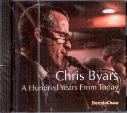 BYARS CHRIS :  A HUNDRED YEARS FROM TODAY  (STEEPLECHASE)

Negli gli ultimi 10 anni il sassofonista, compositore ed arrangiatore americano Chris Byars ha interpretato con passione alcune gemme sonore di grandi artisti jazz e bebop come Gigi Gryce, Lucky Thompson, Freddie Redd, Duke Jordan ed altri ancora. Il suo ultimo album, A Hundred Years from Today,  propone 9 composizioni originali che Byars ha scritto, dedicandole ad alcuni grandi maestri jazz che nel 2017 avrebbero compiuto 100 anni, a cui si aggiunge il brano di Victor Young da cui prende il titolo l'intero disco. Con Chris Byars al sax tenore, John Mosca al trombone, Zaid Nasser al sax alto, Stefano Doglioni al clarinetto basso, Ari Roland al basso e Phil Stewart alla batteria, A Hundred Years from Today  un omaggio al jazz e ad alcuni dei suoi migliori interpreti.