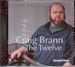 BRANN CRAIG :  THE TWELVE  (STEEPLECHASE)

I membri della formazione capitanata da Craig Brann (chitarra), ossia Freddie Hendrix (tromba), Ethan Herr (pianoforte), Nick Morrison (basso) e Rudy Royston (batteria), hanno studiato jazz insieme alla rinomata William Patterson University del New Jersey. L'eccezionale affinit che lega i cinque artisti  evidente nel quinto album di Craig Brann per casa Steeplechase, The Twelve. La scala cromatica a 12 note ed il blues in 12 misure sono gli intriganti motivi conduttori concepiti dal leader, perfettamente eseguiti dall'eccellente quintetto. Con otto originali firmati da Brann, The Twelve  la riconferma dell talento compositivo ed interpretativo dell'artista newyorkese ed  anche la dimostrazione che un progetto realizzato da musicisti che sono anche ottimi amici, ha una marcia in pi.