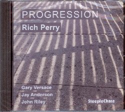 PERRY RICH :  PROGRESSION  (STEEPLECHASE)

Il sassofonista Rich Perry ha iniziato la sua carriera da solista nel 1993 e da quel momento ha registrato pi di 20 album come leader, ha collaborato con grandi artisti come Paul Bley, Fred Hersch, Ron McClure, Lee Konitz e Joe Henderson ed ha suonato nelle band di Thad Jones, Mel Lewis, Chet Baker, Machito, Eddie Gomez e Tom Harrell. I critici hanno prestato molta attenzione agli ultimi dischi del sassofonista in cui il leader assume un ruolo centrale sia come interprete che come compositore. Nella rivista Dusty Groove, Perry  stato definito uno di quegli eroi segreti del jazz, un artista che sembra migliorare sempre di pi nel corso degli anni, sia come compositore che come solista. Nel suo ultimo disco, Progression, Perry ha ha scelto come compagni d'avventura Gary Versace (pianoforte), Jay Anderson (basso) e John Riley (batteria). La tracklist, formata di 11 brani, comprende 5 originali del sassofonista che dimostrano la sua raffinatezza compositiva, nonostante Perry stesso abbia affermato che l'attivit di scrittura non sia una delle sue attivit preferite. Progression  un disco che, nutrendosi delle passate esperienze artistiche, si spinge verso uno stato pi avanzato: non  questo ci che si intende con progressione?