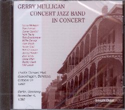 MULLIGAN GERRY :  IN CONCERT  (STEEPLECHASE)

Casa SteepleChase  orgogliosa di annunciare la seconda uscita della serie In Concert dedicata ai concerti che il sassofonista e compositore americano Gerry Mulligan (1927-1996) e la sua Concert Jazz Band hanno tenuto il 31 ottobre del 1960 al Tivoli's Concert Hall di Copenhagen e il 4 novembre dello stesso anno a Berlino. Le moderne tecniche di registrazione hanno permesso all'etichetta danese di non alterare gli inimitabili arrangiamenti della Concert Jazz Band e il suo caratteristico suono traslucente, a tutto vantaggio dell'ascoltatore che potr godere di tanta bellezza sonora. Tutti i live dei concerti del tour europeo che la Concert Jazz Band tenne nel 1960 sono stati pubblicati: quelli di Copenhagen e Berlino non avevano ancora visto la luce. In Concert  dunque un disco davvero prezioso, un documento sonoro imperdibile in cui, tra i tanti brani proposti, spiccano le rarissime interpretazioni di Manoir de Mes Reves di Django Reinhardt e 18 Carrots for Rabbit di Gerry Mulligan.