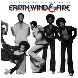 EARTH, WIND & FIRE :  THAT'S THE WAY OF THE WORLD  (SPEAKERS CORNER)

(Columbia PC 33280) Maurice White (voc, perc, dr); Verdine White (voc, b, perc); Philip Bailey (voc, cga, perc); Larry Dunn (p, org, synth); Al McKay (g, perc); Ralph Johnson (dr, perc); Johnny Graham (g); Fred White (dr, perc); a.o. - Registrato nel 1975 al Caribou Ranch in Nederland, Colorado (Usa), da Curt Wittig. Prodotto da Maurice White. Ok,  musica da discoteca, ma ben fatta. Chiunque la pensi in questo modo deve essere stato piuttosto attivo negli anni '70 e '80 e deve aver notato che la musica fusion commerciale che ascoltava il sabato sera era piena di energia. Gli Earth, Wind & Fire attribuivano al loro straordinario mix di musica latina, gospel, soul e funk con una dinamica sezione ottoni, un'importanza esistenziale. That's the Way of the World era visto come il disco che avrebbe mostrato la direzione che avrebbe preso la band: o il successo o l'oblio tra le fila dei tanti gruppi anonimi di rhythm'n'blues. La ricetta segreta della formazione che comprendeva raffinati ritmi latini, solidi bassi e nitide improvvisazioni funky, il tutto aromatizzato con ingredienti sonori esotici, era azzeccata. Incoronata da un arioso falsetto e divertenti armonie vocali, la band diede vita ad un suono da big band che la rivista Rolling Stone defin innovativo, ma popolare, preciso, ma sensuale, calcolato e tuttavia entusiasmante. Dopo quasi due decenni, solo negli Usa furono venduti di That's the Way of the World pi di 3 milioni di copie ed il disco fu inserito dalla rivista musicale americana nella lista dei migliori 500 album di sempre. Gli Earth, Wind & Fire erano destinati a scrivere una pagina importante della storia della musica!