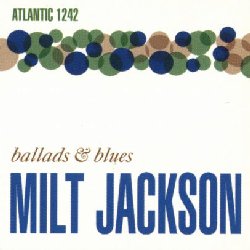 JACKSON MILT :  BALLADS & BLUES  (SPEAKERS CORNER)

(Atlantic 1242) Lucky Thompson (ts); Milt Jackson (vib); John Lewis (p); Barney Kessel, Barry Galbraith, Skeeter Best (g); Oscar Pettiford, Percy Heath (b); Kenny Clarke, Lawrence Marable (dr) - Registrato nel gennaio del 1956 a New York City da Tom Dowd e nel febbraio del 1956 al Rudy Van Gelder Studio di Hackensack, New Jersey da Rudy Van Gelder. Prodotto da Nesuhi Ertegun. Ogni volta che Milt Jackson riusciva a liberarsi dalla schiavit del Modern Jazz Quartet e dal suo assertivo leader John Lewis, si dedicava alle sue due grandi passioni: le ballate ed il blues. E' per questo motivo che Jackson si rec nel famoso Rudy van Gelder Studio di Hackensack, New Jersey, USA nel 1956. Il vibrafonista e compositore americano era libero di scegliere i suoi sidemen ed il denaro non era un problema, motivo per cui varie formazioni si riunivano in questo studio per tre sessioni di registrazione. Con Lucky Thompson sul sax tenore (purtroppo solo per tre numeri), Barry Galbraith, Barney Kessel o Skeeter Best alla chitarra, Oscar Pettiford o Percy Heath al basso, insieme a Kenny Clarke o Lawrence Marable alla batteria, inizi un viaggio attraverso la storia del jazz. In Ballads & Blues John Lewis rimane discretamente in disparte per offrire a 'Bags' (soprannome di Milt Jackson) molte opportunit di gloriarsi in piena libert solistica. La track list propone alcune splendide interpretazioni di pezzi di Cole Porter, Irving Berlin, Jerome Kern, Duke Ellington ed altri ancora, oltre a tre brani firmati dallo stesso Milt Jackson che dimostrano il grande talento compositivo del vibrafonista. Ballads & Blues  un album imperdibile per gli amanti di Milt Jackson, ma  anche un'ottima occasione, per chi non lo conoscesse ancora, di avvicinarsi al suo intenso mondo musicale.