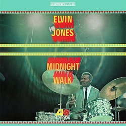 JONES ELVIN :  MIDNIGHT WALK  (SPEAKERS CORNER)

(Atlantic SD 1485) Hank Mobley (ts); Thad Jones (tp); Dollar Brand (p); Steve James (el-p); George Abend (perc); Elvin Jones (dr) - Registrato nel marzo del 1966 a New York City da Tom Dowd. Prodotto da Arif Mardin. Era sicuramente un gruppo eterogeneo quello che si � unito ad Elvin Jones, il leggendario ex batterista di John Coltrane, nel 1966 nello studio newyorkese della Atlantic. Si trattava di musicisti eccellenti tra i quali c'erano il fratello di Elvin, l'ottimo trombettista Thad Jones, il geniale pianista Dollar Brand, il bassista Don Moore ed il sassofonista Hank Mobley. In Midnight Walk l'impulsivo e potente ritmo del versatile Elvin guida i suoi musicisti verso livelli artistici mai sentiti prima d'ora. Quando il batterista invitava in studio un musicista gli richiedeva prima di tutto tanta energia. I brani proposti in Midnight Walk sono in gran parte scritti dai musicisti della stessa band, oltre a due pezzi di compositori contemporanei. Due brani di Thad Jones, in particolare, accenderanno l'entusiasmo dell'ascoltatore, infatti gli originali di questo artista sono cos� belli che, anni dopo, sarebbero entrati a far parte del repertorio della big band di Thad Jones e Mel Lewis. Thad Jones � molto apprezzato per la sua abilit� di compositore ed arrangiatore e gli viene riconosciuto il grande merito di aver dato un grande contributo allo sviluppo della storia del jazz. In seguito noto come Abdullah Ibrahim, Dollar Brand presenta una composizione caratterizzata da una melodia splendidamente accattivante che avrebbe poi riproposto nelle sue successive esibizioni. Grazie ad una copertina rigida e delle note di copertina molto interessanti e scritte in modo professionale, � sempre stato un grande piacere tenere in mano un disco della Atlantic. Le rarissime registrazioni originali che si trovano sul mercato sono un lusso che difficilmente � possibile concedersi. E' per questo motivo che la riedizione sudiophile di Midnight Walk proposta dall'etichetta tedesca Speakers Corner � un'occasione da non lasciarsi sfuggire!