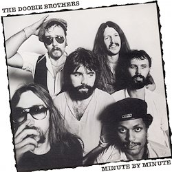 DOOBIE BROTHERS :  MINUTE BY MINUTE  (SPEAKERS CORNER)

(Warner Bros. BSK 3193) Tom Johnston (voc); Patrick Simmons (g, voc); Michael McDonald (keyb, voc); Jeffrey Baxter (g); Norton Buffalo (hca); Tiran Porter (b, voc); John Hartman, Keith Knudsen (dr); Bobby LaKind (cga) - Registrato nel 1978 presso gli studi della Warner Bros. , North Hollywood, da Donn Landee e Loyd Clifft. Prodotto da Ted Templeman. Come i Doobie Brothers siano diventati una 'famiglia' non  solo un evento legato al destino, ma anche una bella storia. Mentre in sala prove i musicisti della band si fumavano uno spinello, in inglese doobie, passandoselo di mano in mano, uno del gruppo sembra aver detto: Siamo tutti fratelli di spinello (Doobie Brothers). Pi tardi, una volta ritornato in possesso di tutte le sue facolt, il cofondatore della formazione, Tom Johnston, si mise a pensare ad un suono simile al Motown Sound, con una linea di basso alla Seals & Crofts ed una voce nello stile di Stevie Wonder. Il fatto che Minute By Minute, il primo album dell'era post-Johnston, rifletta perfettamente lo stile maturo del gruppo,  dovuto soprattutto ai due ex musicisti degli Steely Dan, Jeff 'Skunk' Baxter ed al cantante Michael McDonald. Il cuore pulsante di Minute by Minute  incarnato da un groove sottile e delicatamente elettrico. Sonorit scintillanti e colorate sono arricchite da ritmi potenti e suoni caldi (What a Fool Believes). La voce solista si combina perfettamente agli accordi del pianoforte, al basso brioso e ad uno sfondo polifonico per dare vita ad un'armonia accattivante (Here To Love You). Gli assolo di chitarra e sax, perfettamente eseguiti, non hanno mai la meglio sul suono generale del gruppo. Tanta fratellanza meritava di essere riconosciuta: Minute by Minute fu premiato con tre dischi di Platino ed un Grammy Award.