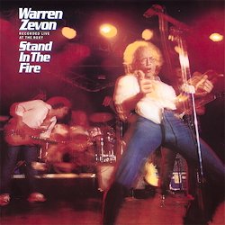 ZEVON WARREN :  STAND IN THE FIRE  (SPEAKERS CORNER)

(Asylum 5E 519) Warren Zevon (voc, g, p); Zeke Zirngiebel (g, voc); David Landau (g); Bob Harris (synth, p, voc); Roberto Pinon (b, voc); Marty Stinger (dr) - Registrato nell'agosto del 1980 dal vivo al Roxy Theatre in West Hollywood, California, da Billy Youdelman e Greg Ladanyi. Prodotto da Greg Ladanyi e Warren Zevon. Il musicista americano Warren Zavon (1947-2003) si era fatto apprezzare nel panorama rock come compositore, aveva pubblicato un paio di singoli ed aveva anche fatto un clamoroso flop con il suo album di debutto del 1969 prima che la sua carriera cambiasse corso. Circa 10 anni dopo, il suo album live, Stand in the Fire, creato in cinque giorni al Roxy Theatre di West Hollywood,  entrato negli annali della storia della musica come uno dei migliori album live di tutti i tempi ed  stato premiato con quattro stelle dalla rivista Rolling Stone. Con un titolo ambiguo scelto da Zevon che si era dovuto confrontare con il lato pi duro del mondo dello spettacolo, Stand in the Fire offre rock geniale, puro, semplice e diretto che arriva immediatamente al pubblico. Entusiasta e con una grande voglia di suonare, la band di Zevon regala agli ascoltatori accordi infuocati e testi significativi come nel brano Jeannie Needs a Shooter, mentre in Excitable Boy la formazione alimenta l'inferno emotivo con raffiche di rock ad alta velocit. Mohammed's Radio racconta la difficile situazione iraniana ed  il brano in cui si manifestano al meglio le grandi qualit di cantante e compositore dell'artista. Notevoli sono inoltre il potente mix heavy e honky-tonk I'll Sleep When I'm Dead ed il fragoroso brano di chiusura Bo Didley's a Gunslinger caratterizzato da un'antifonia percussiva e da una metrica molto complessa.