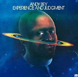 BEY ANDY :  EXPERIENCE AND JUDGMENT  (SPEAKERS CORNER)

(Atlantic SD-1654) Andy Bey (voc, p); Bill Fischer (keyb, perc); George Davis, Richard Resnicoff (g); Wilbur Bascomb (b); Selwart Clarke (v, va); Buddy Williams, Jimmy Young, Ira 'Buddy' Williams (dr) - Registrato in luglio e settembre del 1973 nei Regent Sound Studios di New York da Bob Liftin. Prodotto da Williams S. Fischer. Andy Bey  stato uno dei pi richiesti vocalisti dell'era del jazz fusion: tra il 1968 ed il 1973 l'hanno voluto Max Roach, Duke Pearson, Horace Silver, Gary Bartz e Stanley Clarke, solo per citarne alcuni. La sua voce baritonale calda e coinvolgente passa facilmente dal blues convenzionale al gospel per approdare ad uno stile di soul pi combattivo e politicizzato. Experience and Judgment, il primo album di Bey a suo nome,  stato registrato a New York nel 1973 e subito  diventato un cult. Bey propone 12 canzoni piene di rilassanti groove funky, grondanti sentimento, a volte elettrizzanti, senza trucchi e senza inganni. Al suo fianco troviamo Wilbur Bascomb che lascia il suo basso letteralmente esplodere e Bill Fischer che, al piano elettrico, sintetizzatore e varie tastiere, d inizio ad un vero e proprio spettacolo pirotecnico fusion. I brani pi potenti sono gli originali di Bey come Celestial Blues, Experience, Judgment, Tune Up e Being Uptight a cui Bill Fischer, al tempo direttore artistico dell'Atlantic, ha voluto aggiungere qualche ballata soul per bilanciare il disco. Experience and Judgement ha ispirato molti cantanti jazz tra i quali anche Gregory Porter. Jamie Cullum ha detto: Quello che amo di Andy Bey  che  capace di creare atmosfera. Appena apre bocca, si viene trasportati in un altro luogo.