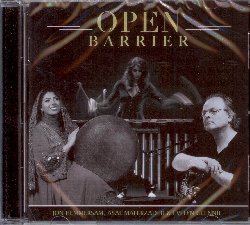 HEMMERSAM JON / MALEKZADEH ASAL / GLENNIE EVELYN :  OPEN BARRIER  (NAXOS WORLD)

Il rinomato chitarrista Jon Hemmersam, l'eccellente musicista di daf Asal Malekzadeh e la virtuosa percussionista Evelyn Glennie presentano Open Barrier, disco che unisce la millenaria tradizione musicale persiana con antiche e moderne sonorit scozzesi e danesi. Si tratta di un progetto fatto di musica improvvisata che esprime l'idea che non ci sono confini in questo genere musicale, ma solo una 'barriera aperta' che permette alla musica di tutto il mondo di unirsi in qualsiasi forma o struttura desiderata. Essendo improvvisatori di grande talento, i tre artisti hanno creato un album che ha preso forma nei giorni in cui  stato registrato, regalando all'ascoltatore un'istantanea di grande fascino che ha immortalato suggestioni provenienti da diversi luoghi e tempi dell'universo. Per descrivere Open Barrier Jon Hemmersam ha utilizzato queste poche ed efficaci parole: Niente piani, nessun arrangiamento o accordo, solo pura improvvisazione fatta al momento!.