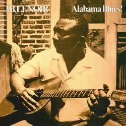 LENOIR J. B. :  ALABAMA BLUES!  (PURE PLEASURE)

J. B. Lenoir (1929-1967)  stato uno dei pi grandi chitarristi e cantautori blues di tutti i tempi. Alabama Blues!, il primo documento registrato da questo poeta,  una profonda presa di coscienza della difficile situazione sociale e politica che viveva la comunit nera negli Stati Uniti del 1965. Registrato il 5 maggio del '65 insieme a Freddie Low (batteria) e Willie Dixon (voce), Alabama Blues! ha visto la luce molto prima che la comunit nera americana si mostrasse orgogliosa delle proprie radici. Jimi Hendrix  stato il primo artista a riconoscere che il disco di J. B. Lenoir, formato da tutti originali del chitarrista, ha rappresentato un momento importante nel processo di autoliberazione del suo popolo. Sebbene la Library of Congress abbia inserito Alabama Blues! nei suoi archivi come una parte fondamentale della storia musicale americana, paragonabile ad esempio alla Black, Brown and Beige Suite di Duke Ellington, il disco di Lenoir ha sempre avuto una distribuzione molto scarsa sia negli Usa che in Europa. Per questo motivo Alabama Blues!  uno di quegli album che un collezionista degno di questo nome dovrebbe assolutamente avere nella propria collezione.