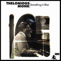 MONK THELONIOUS :  SOMETHING IN BLUE  (PURE PLEASURE)

Il produttore Alan Bates ha portato Thelonious Monk in studio per la sua prima registrazione in trio, a quindici anni dal suo ultimo lavoro, con il suo compagno ed amico Art Blakey alla batteria ed Al McKibbon al basso. Spesso si  detto che Blakey  stato il batterista ideale per Monk ed in effetti basta ascoltarli insieme per rendersi conto di quanto sia vera questa affermazione. Nel disco ci sono momenti in cui Blakey sembra spingere il pianista quasi con troppa forza, ma questa dinamica era parte integrante del loro rapporto musicale. Inoltre, per tutta la sessione, Blakey sembrava essere in competizione con il produttore nel costringere Monk a soddisfare le varie richieste del piccolo pubblico presente alla performance. Something in Blue propone tutti originali di Monk oltre a Nice Work If You Can Get It di George Gershwin. Il disco si apre con Blue Sphere, brano che dice moltissimo in poco spazio, Criss Cross con il suo straordinario equilibrio melodico, Jackie-ing, dedicato a sua nipote, Nutty, del 1954, che rivela al pubblico un Monk d'annata, il lento e complesso Something in Blue, Hackensack e Evidence. Un disco davvero intenso ed avvincente.