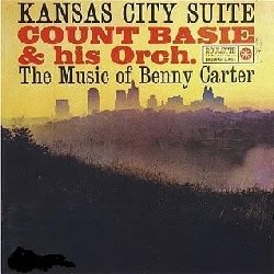 BASIE COUNT :  KANSAS CITY SUITE - THE MUSIC OF BENNY CARTER  (PURE PLEASURE)

Kansas City Suite - The Music of Benny Carter ha immortalato una straordinaria sessione del 1960 con Count Basie e la sua grande orchestra in ottima forma, intenti ad interpretare tutti originali di Benny Carter. La citt di Kansas City in cui si trovava Count Basie era il nocciolo duro del nuovo jazz. Era un luogo dove i musicisti che suonavano questo nuovo jazz potevano, dalla sera alla mattina, partecipare a numerose jam session. Era un luogo dove musicisti come Walter Page, Benny Moten, Lester Young, Ben Webster, Andy Kirk, Coleman Hawkins e molti altri, si sono trovati a lavorare, sperimentare e vivere la propria musica. Questa era la Kansas City di Count Basie, e questa  la Kansas City a cui Benny Carter ha dedicato la sua musica. Carter ha scritto una suite jazz moderna, arricchita con elementi dello stomp jazz di Kansas City e perfettamente adatta al grande suono della big band di Basie. In Benny Carter le strade ed alcuni luoghi di Kansas City, dove tanti grandi del jazz sono passati e dove  stata scritta gran parte della storia del jazz, evocano ricordi straordinari: per questo motivo le varie parti della suite del maestro hanno come titolo il nome di tali strade e posti. Ascoltando Kansas City Suite - The Music of Benny Carter  evidente come, negli anni '20 e '30, questa citt fosse ormai una leggenda del jazz tanto che la musica che qui nacque sarebbe diventata moderno mainstream e avrebbe raggiunto la sua piena maturit nella musica di Benny Carter ed attraverso la forza dinamica della grande band di Count Basie.
