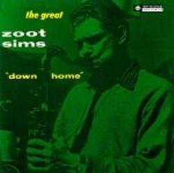 SIMS ZOOT :  DOWN HOME  (PURE PLEASURE)

Il sassofonista tenore Zoot Sims (1925-1985) ha registrato regolarmente, come leader, per quasi 45 anni e tutte le sue opere meritano uno spazio nella nostra collezione. Down Home, disco uscito originariamente per l'etichetta Bethlehem, vede John Haley 'Zoot' Sims insieme al grande pianista Dave McKenna, al bassista George Tucker e al batterista Dannie Richmond. In questo set divertente e sempre leggero, non ci sono brani scritti da Sims: il sassofonista preferisce infatti dedicarsi all'interpretazione di alcuni dei migliori standard dell'era dello swing tra cui il rarissimo Bill Bailey di Hughie Cannon. L'etichetta Bethlehem  nota per aver concesso ai suoi artisti il completo controllo creativo dei loro progetti e per aver presentato album dal design grafico piuttosto all'avanguardia. Lasciando i musicisti liberi di sperimentare e quindi di crescere artisticamente, Bethlehem ha contribuito attivamente a creare, e anche a documentare, un periodo molto particolare della musica jazz. Alla sua uscita nel 1960, Down Home fu considerato uno dei dischi pi belli del sassofonista americano.