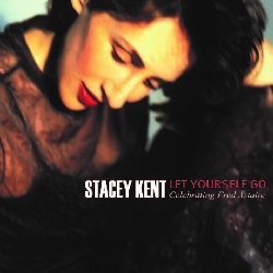 KENT STACEY :  LET YOURSELF GO  (PURE PLEASURE)

Let Yourself Go  una straordinaria raccolta di 13 brani scritti da alcuni dei migliori cantautori di sempre, come Irving Berlin ed i fratelli George ed Ira Gershwin, che celebra il contributo offerto da Fred Astaire all'arte vocale. Probabilmente pi di qualsiasi altro artista Astaire, con la sua voce inimitabile, ha reso popolari molte canzoni facendole cos diventare standard del Great American Songbook. La celebre vocalista Stacey Kent propone questa splendida playlist con tre accompagnamenti musicali: solo pianoforte, con pianoforte e sezione ritmica e con una formazione pi ampia che comprende sax e chitarra. Indipendentemente dal contesto strumentale, tutti i brani sono caratterizzati dal piacevole timbro nasale di Kent: la sensazione generale  che i testi siano parte di un'intima conversazione tra la vocalista e ciascun ascoltatore. Sul palco insieme a Stacey Kent ci sono Jim Tomlinson (sax tenore ed alto, clarinetto), Colin Oxley (chitarra), David Newton (pianoforte), Simon Thorpe (basso) e Steve Brown (batteria). Non c' nessun trucco in Let Yourself Go, solo una voce coinvolgente che trasmette il significato di una melodia nella tradizione della persona che sta onorando, l'inestimabile Astaire.