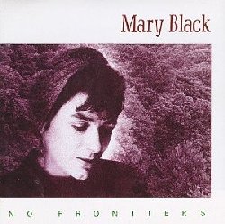 BLACK MARY :  NO FRONTIERS  (PURE PLEASURE)

Il disco No Frontiers del 1989 di Mary Black  a dir poco un capolavoro e, insieme al suo follow-up Babes in the Wood del '91,  stato registrato dalla cantante irlandese quando era all'apice della sua carriera. L'album  stato per ben 56 settimane in vetta alle classifiche musicali irlandesi ed ha fatto guadagnare all'artista una visibilit internazionale. La canzone No Frontiers di Jimmy MacCarthy  diventata una sorta di classico irlandese, mentre Past the Point of Rescue di Mick Hanly  stato definito dal cantante folk americano Hal Ketchum un enorme successo country nel 1991. Entrambe le canzoni sono superbe e le interpretazioni di Mary Black sono assolutamente straordinarie. Carolina Rua di Thom Moore e Vanities di Noel Brazil sono pezzi molto famosi, ma sono il pi oscuro Columbus e l'affascinante Fat Valley of Pain, entrambi di Brazil, che davvero mostrano tutta la profondit del disco. No Frontiers  un'ottima introduzione alla musica di Mary Black, il giusto mix di folk e contemporaneo ed uno dei migliori album irlandesi degli anni '80.