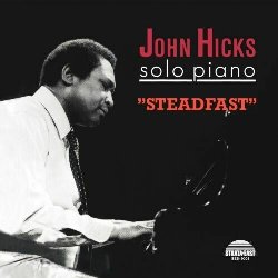 HICKS JOHN :  STEADFAST  (PURE PLEASURE)

Pianista, compositore e arrangiatore americano, John Hicks (1941-2006) ha scritto una pagina importante della storia del jazz ma, a dire il vero, non ha mai ricevuto l'apprezzamento che meritava. Pianista di prim'ordine, Hicks si  esibito al fianco di molti grandi artisti come Art Blakey, Betty Carter, Pharoah Sanders, Arthur Blythe, Chico Freeman, Archie Shepp e David Murray. Oltre ad essere un musicista impeccabile, Hicks  anche stato un eccellente compositore capace di creare brani unici nel loro genere, suggestivi, melodiosi e mai scontati. Sebbene sia sempre stato un musicista jazz classico, nel corso della sua carriera si  anche spinto verso il free jazz e il puro romanticismo, scelta spesso non condivisa dai suoi estimatori. Registrato nella stessa sessione del disco Hells Bells, Steadfast propone splendide interpretazioni in piano solo di classici jazz come Lush Life di Billy Strayhorn, Pensativa di Clare Fisher, In a Sentimental Mood di Duke Ellington e Manny Kurtz oltre ad alcuni originali del pianista americano come One For John Mixon e Hamp's Dance.