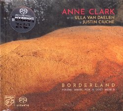 CLARK ANNE :  BORDERLAND - FOUND MUSIC FOR A LOST WORLD (SACD)  (STOCKFISCH)

L'inglese Anne Clark, icona di stile della musica elettronica e del movimento europeo new-wave, propone Borderland - Found Music for a Lost World, il suo ultimo, particolarissimo, disco per casa Stockfisch. Si tratta di un album in cui Clark declama alcune sue poesie dai testi delicati, fragili e molto intimi, circondate dalle sonorit minimaliste di Ulla van Daelen (arpa celtica e da concerto) e Justin Ciuche (quinton). Le poesie composte da Anne Clark e da lei recitate in modo che la magia della sua voce e di ogni singola parola si dispieghino e abbiano l'effetto previsto, raccontano la bellezza sensuale della natura, l'insondabilit dell'arte e il coraggio di lasciarsi andare. La musica rafforza il potere dei testi: si tratta di suoni molto ridotti i cui toni pittorici fanno brillare le poesie declamate da Clark. Oltre ai suoi testi, Clark ha scelto di inserire nella tracklist anche le poesie The Stolen Child di William Butler Yeats e The Bluebird Mary Coleridge. Il libretto di 40 pagine  tanto intimo quanto il disco: l'artista ha voluto mostrare il suo amore per la natura utilizzando alcune sue emozionanti illustrazioni e fotografie di piante e paesaggi. Nella terra di confine tra poesia e musica e in mezzo ai suoni brillanti dello studio Stockfisch, Anne Clark ha donato alle sue poesie una nuova dimensione e con essa una potenza lirica che si credeva da tempo perduta.