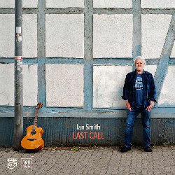 SMITH IAN :  LAST CALL  (STOCKFISCH)

Ian Smith  un eccellente chitarrista e cantautore di origine scozzese, proveniente dalla contea irlandese di Donegal. Con una carriera trentennale alle spalle, Smith presenta Last Call, la sua prima produzione per gli specialisti del suono di Northeim. Il disco si apre con When It Snows in New York City, brano meraviglioso che avvolge l'ascoltatore in un abbraccio di sonorit folk che rivelano l'influenza di James Taylor e Joni Mitchell. In questo progetto Smith ha al suo fianco, come special guest, il celebre musicista americano vincitore di un Grammy nel 2005 Tim O'Brien che partecipa ai cori e suona mandolino e chitarra. Poi ci sono Beo Brockhausen che suona vari strumenti a fiato, Hans-Joerg Maucksch al basso, Jens Kommnick alla chitarra e Manfred Leuchter  alla fisarmonica. Tutti loro hanno contribuito a rendere ancora pi belle le composizioni di Smith, portandole con le proprie interpretazioni ad un livello davvero altissimo.