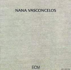 VASCONCELOS NANA :  SAUDADES (LUMINESSENCE LP)  (ECM)

Registrato nel marzo 1979, Saudades del percussionista brasiliano Nan Vasconcelos  stato il culmine di un sogno per un musicista che desiderava da tempo ascoltare il berimbau in un contesto orchestrale. Questo 'concerto' tenuto da un interprete innovativo di uno strumento tradizionale,  stato reso possibile grazie all'input creativo di Egberto Gismonti, qui arrangiatore del materiale per archi, nonch co-compositore e solista di supporto. La Radio Symphony Orchestra Stuttgart  stata invece diretta dal grande Mladen Gutesha che aveva gi lavorato con Ecm su alcuni progetti di Keith Jarrett, Jan Garbarek e Terje Rypdal. Prodotto da Manfred Eicher, Saudades  un viaggio straordinario, un album in anticipo sui tempi, in attesa che il mondo si metta al passo. La ristampa proposta da Ecm  una delle prime uscite della nuova serie audiofila, Luminessence, che l'etichetta tedesca ha creato per far luce su alcuni gioielli del suo vasto catalogo attraverso edizioni eleganti e di altissima qualit.