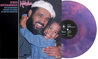 MUHAMMAD IDRIS :  KABSHA (ONE-STEP PINK MARBLE VINYL)  (EVOLUTION MUSIC)

�Kabsha�, originariamente pubblicato nel 1980 dall�etichetta Theresa Records, � ampiamente considerato uno dei migliori album di Idris Muhammad come leader di una band. Registrato subito dopo �Journey to the One� di Pharoah Sanders, in questo album il batterista superstar guida un potente ensemble attraverso un�esecuzione essenziale e diretta fatta di puro ritmo e melodia. Con la partecipazione dei grandi del sassofono tenore Pharoah Sanders e George Coleman, la sessione fonde un bop energico e incalzante con una profonda spiritualit�. �Kabsha� cattura un capitolo cruciale della carriera di Muhammad e della sua lunga collaborazione con Sanders, evidenziando la brillantezza ritmica che lo ha consacrato a pietra miliare della scena spiritual e post-bop degli anni �80. In esclusiva per il Record Store Day UK, Evolution Music presenta questo classico del catalogo Theresa Records in una ristampa in edizione limitata di 1.700 copie, realizzata su vinile 180 gr. rosa marmorizzato, stampato con il processo One-Step e inciso a 33 giri. Un disco davvero straordinario da non perdere!