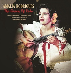 RODRIGUES AMALIA :  THE QUEEN OF FADO  (BELLEVUE)

Conosciuta come Rainha do Fado, Amalia Rodrigues (1920-1999)  stata una figura fondamentale nella divulgazione del fado in tutto il mondo. Fu una delle protagoniste della rinascita del fado nel XX secolo ed una delle sue principali interpreti femminili durante tutta la sua lunga carriera. Il suo talento le ha permesso di superare la povert e la discriminazione per diventare unicona del suo paese. Con lei, una musica popolare sconosciuta divenne un mezzo di espressione universale amato ovunque. Con una tracklist che propone brani come Ha Festa Na Mouraria, Esquina do Pecado, Barco Negro, Fado Liboeta e molti altri ancora, il vinile The Queen of Fado regala allascoltatore alcune delle pi intense interpretazioni di questa artista.