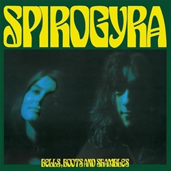 SPIROGYRA :  BELLS, BOOTS AND SHAMBLES  (RADIATION RECORDS)

Gli Spirogyra sono un gruppo folk/progressive britannico che ha registrato tre album tra il 1971 e il 1973. Il loro ultimo lavoro, �Bells, Boots and Shambles�, � stato pubblicato dall�etichetta Polydor nell�aprile del �73, ottenendo un tiepido successo commerciale. L�album si presenta come una miscela altamente stilizzata di folk psichedelico e bucolico, contrapposta a toni socio-politici piuttosto aspri. Il disco � inoltre arricchito da numerosi effetti sonori aggiunti in post-produzione, con i brani che spesso sfumano l�uno nell�altro. Tutti i pezzi sono opera di Martin Cockerham, autore di melodie estremamente orecchiabili accompagnate da testi taglienti. Alcuni collezionisti lo definiscono affettuosamente un �classico perduto�, dato che in molti hanno finito per riscoprirlo nel tempo. Oggi �Bells, Boots and Shambles� � considerato a pieno titolo uno dei capisaldi dell�acid folk britannico.