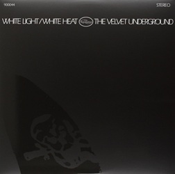 VELVET UNDERGROUND :  WHITE LIGHT/WHITE HEAT  (RADIATION RECORDS)

Pubblicato nel 1968 e registrato in soli due giorni, �White Light/White Heat� � il secondo album di studio dei Velvet Underground, pubblicazione che fu l�ultima collaborazione con la band del bassista e membro fondatore John Cale. I temi dei testi che attraversano l�album costituiscono un mix eclettico che spazia dall�uso di droghe ai riferimenti sessuali (rispettivamente in brani come �White Light/White Heat� e �Lady Godiva�s Operation�). Il disco, che � stato inserito dalla rivista Rolling Stone alla posizione numero 293 nella classifica dei 500 migliori album di tutti i tempi, � stato definito da Douglas Wolk di Pitchfork �un assalto implacabile, stridente, martellante e sprezzante alle sensibilit� pop del suo tempo�.