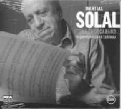 SOLAL MARTIAL :  EXPOSITION SANS TABLEAU  (NOCTURNE)

Indomito, ecco com' Martial Solal. Incoercible (incontrollabile)  il titolo di una delle sue nuove composizioni e puoi scommettere che lui sia proprio cos! A mezzo secolo di distanza dal suo esordio discografico, con i suoi progetto solistici o come bandleader Solal ha dimostrato di essere un musicista unico ed inimitabile. Nel 2006, come nel 1956, il pianista e compositore francese  riconoscibile sin dai primi accordi che sgorgano dalla sua piccola big band. Ma Solal non smette di stupirci. Nonostante i quasi 80 anni di et, dopo aver ascoltato Exposition Sans Tableau, affiancato dalla sua Newdecaband, si pu tranquillamente pensare di aver a che fare con un giovane nuovo talento della scena jazz: un eterno giovanotto che lascia scorrere la musica dal suo cuore esattamente come quando aveva 20 anni. Martial  un eterno ventenne e forse i suoi 80 anni sono suddivisi nei quattro ventenni che lo compongono: il pianista, il duettista, il compositore ed il bandleader. Il suo segreto  continuare a mettersi in discussione, giorno dopo giorno, anno dopo anno, ma senza perdere l'identit musicale che ha caratterizzato i suoi 50 anni di carriera.